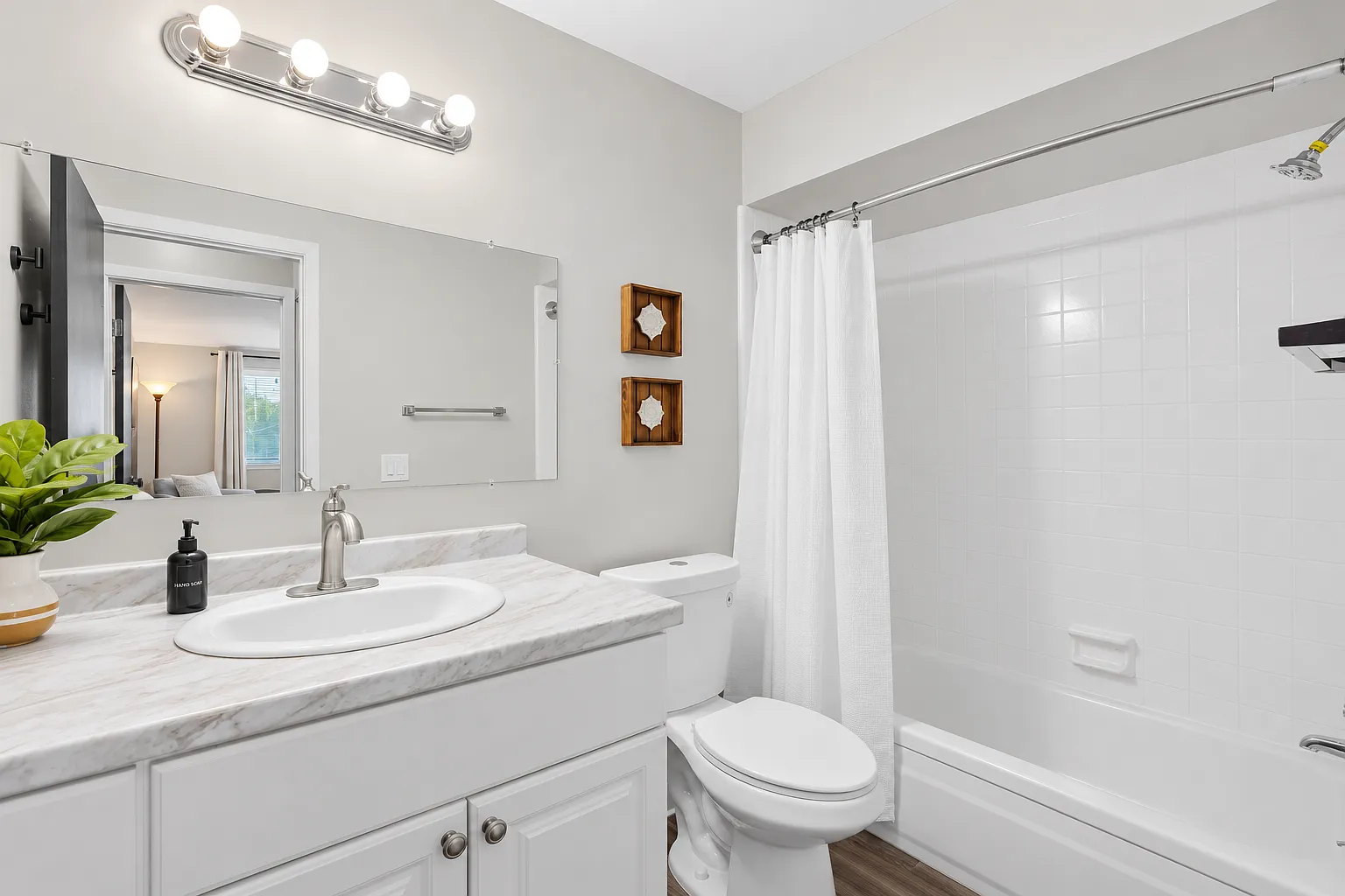 1 bed, $3,500 — Photo 1