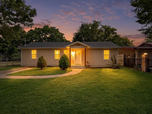 910 S Chatfield St, Ennis, TX 75119