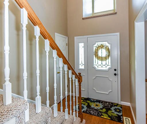 5th image of 1733 Westcliff Dr