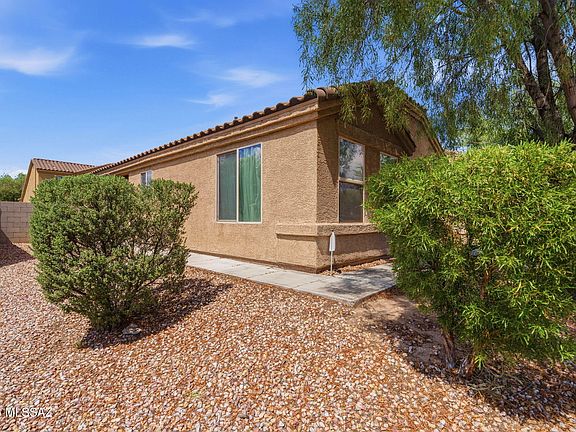 3rd image of 6469 S Vanishing Pointe Way