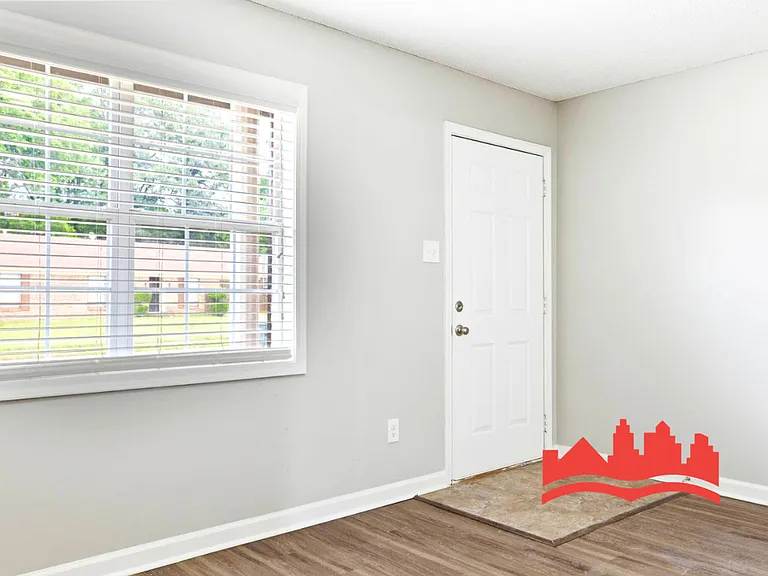 3989 Battlefield Dr — Photo 6