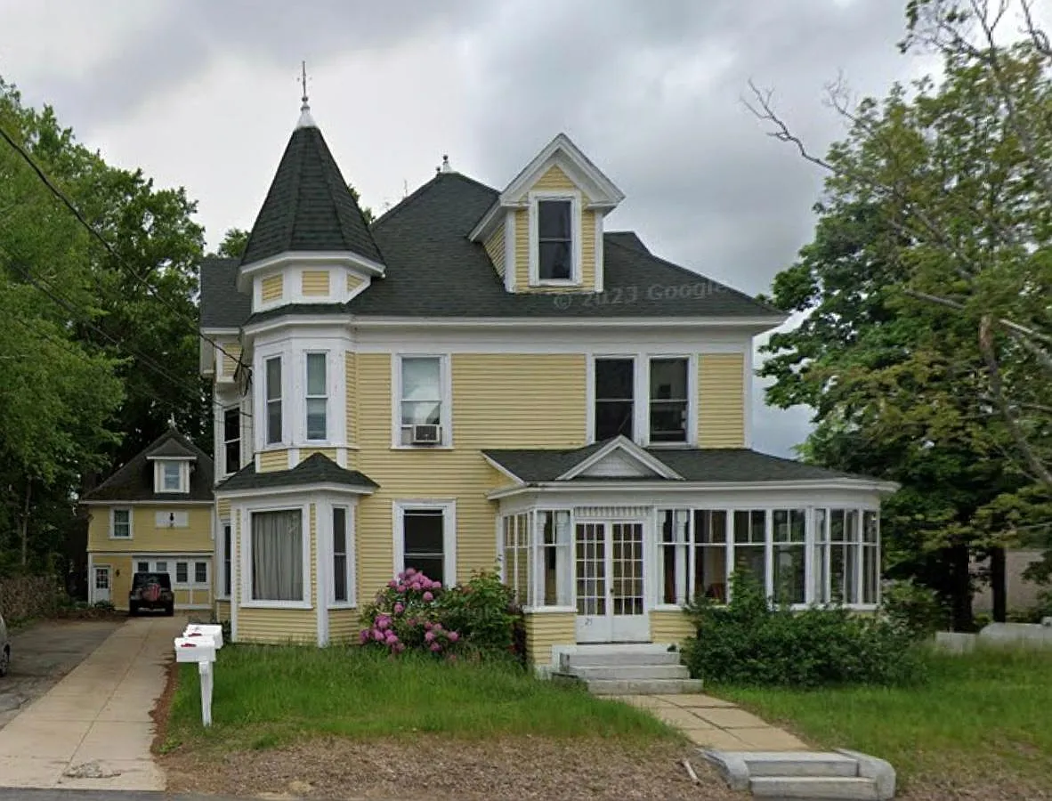 25 Main St — Photo 2