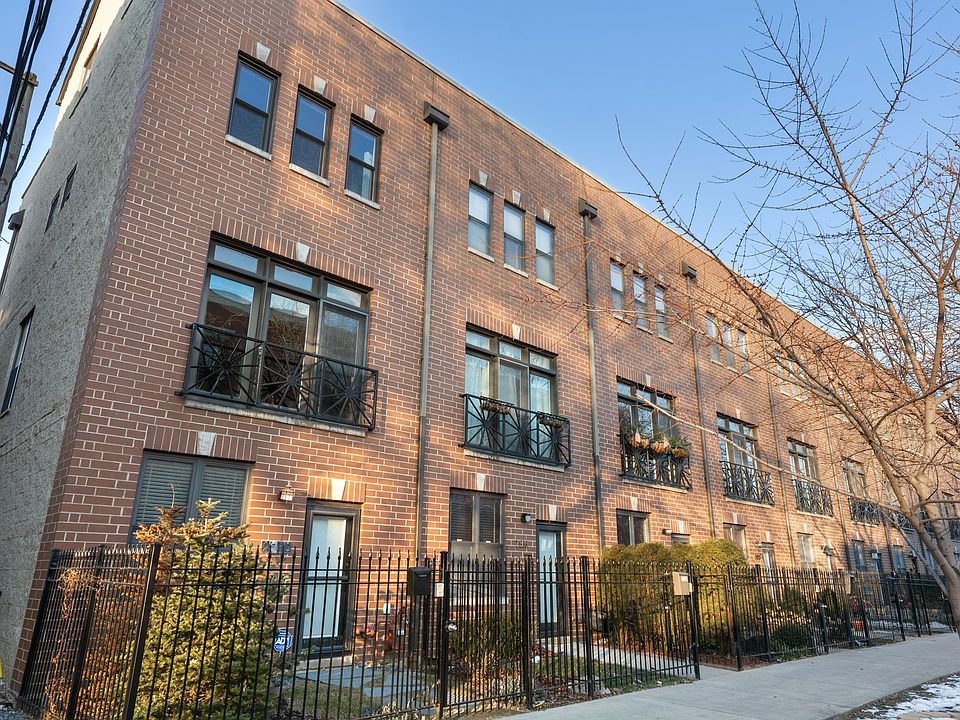 1st image of 2818 W Dickens Ave