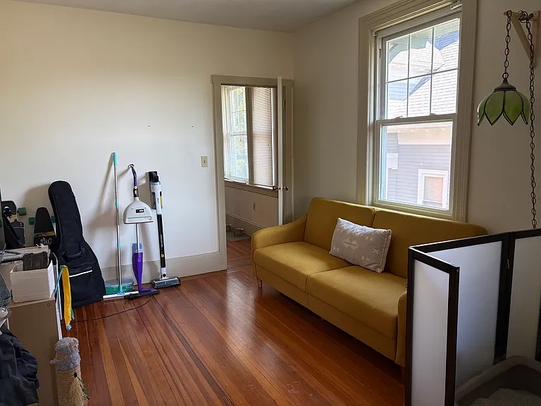 146 Irving Ave #2 — Photo 8
