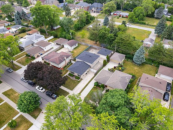 4th image of 2072 Westview Dr