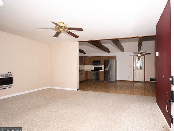 3rd image of 213 Central Dr
