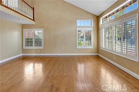 3 bed, 2.5 bath, 1692 sqft, $5,150 — Photo 3