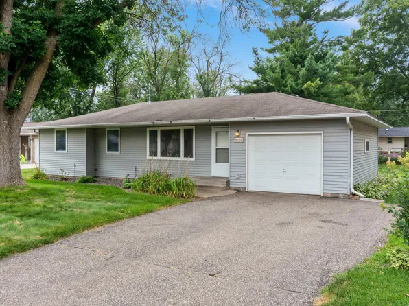 2016 Pine St, Hastings, MN 55033