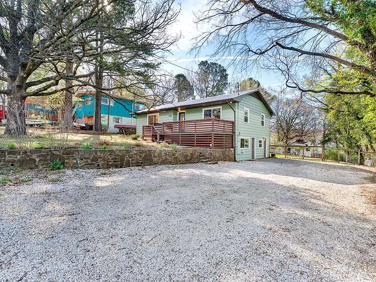 515 W Holly St — Photo 33
