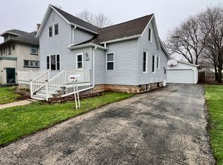 1525 N Oneida St, Appleton, WI 54911