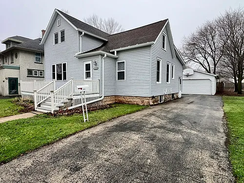 1525 N Oneida St Photo 1