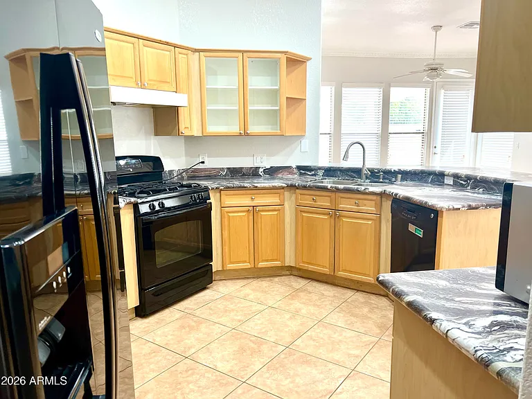 407 W Helena Dr — Photo 8