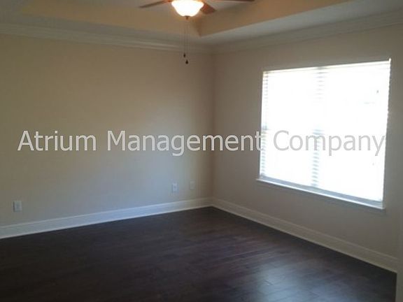 3rd image of 2429 E Pine St