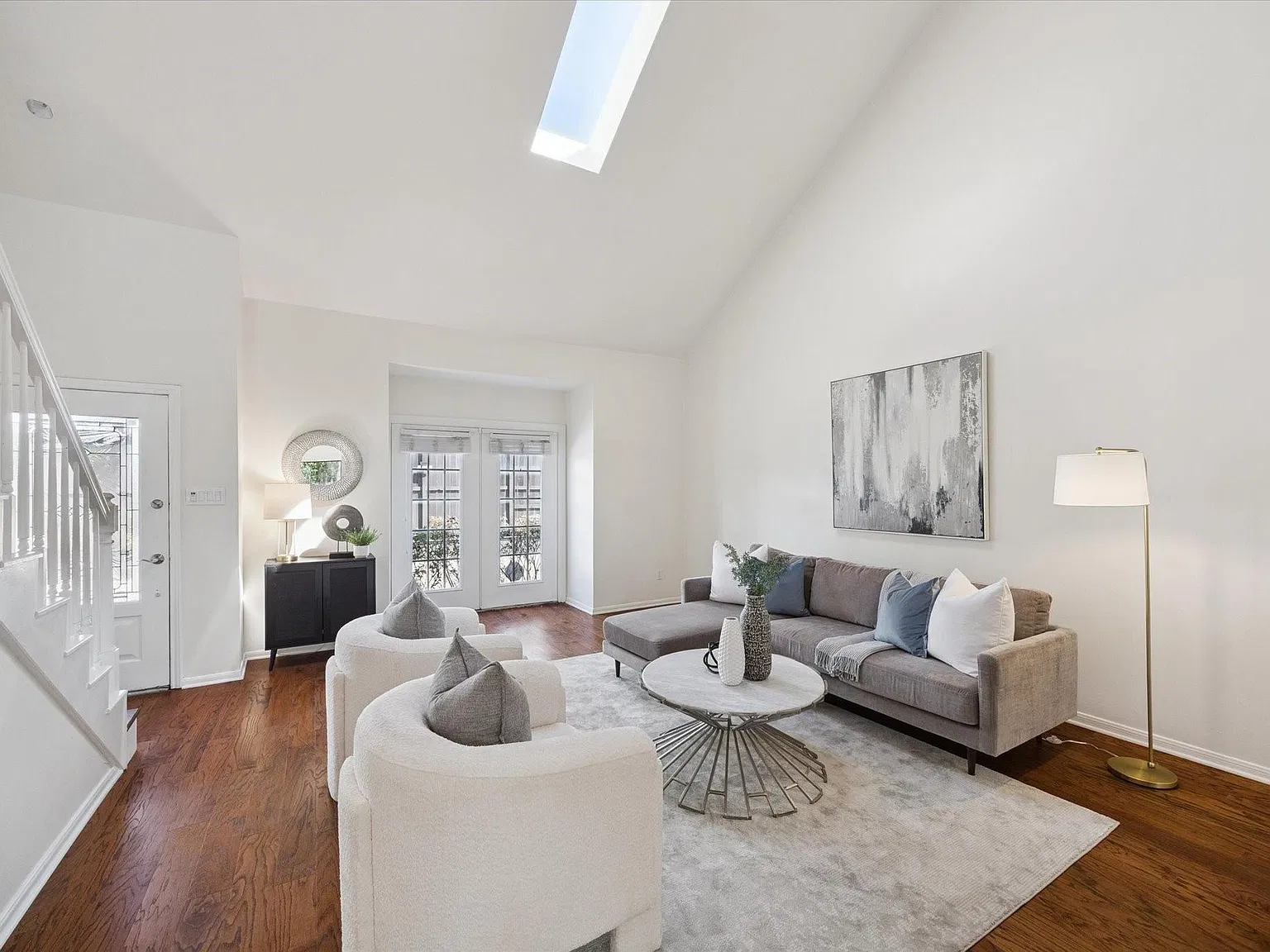 3 bed, 2.5 bath, 2158 sqft, $3,250 — Photo 3