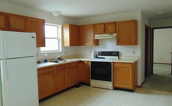 3rd image of 422 S Hill Ct