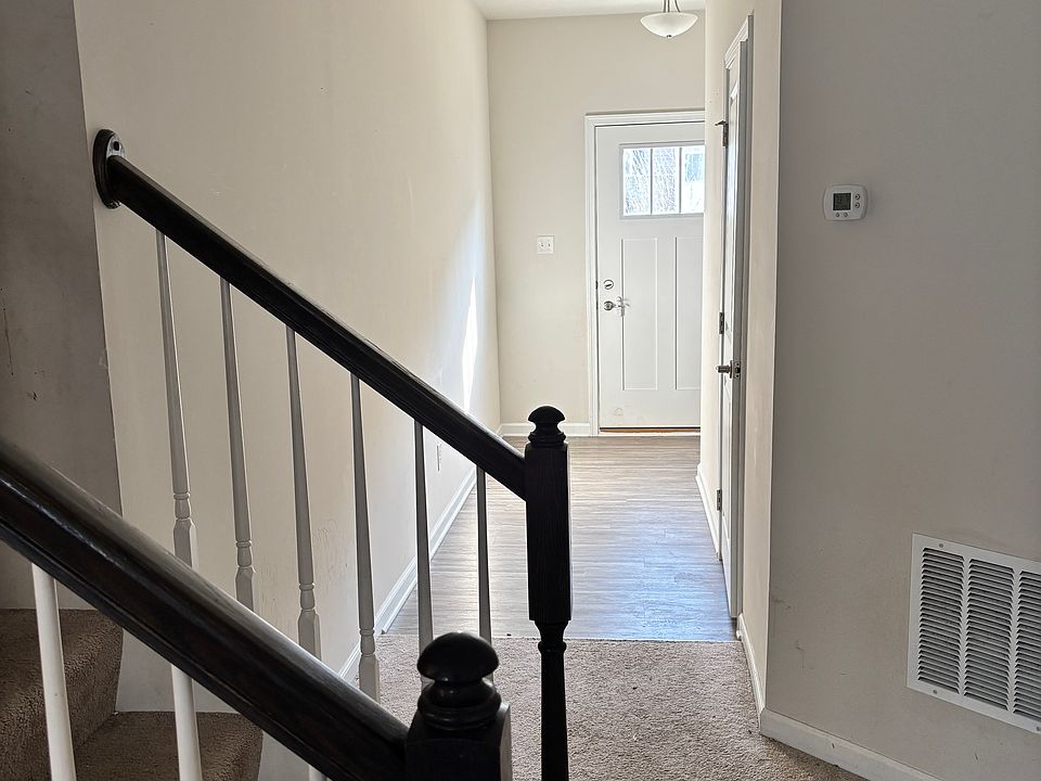 1st image of 303 Plaza Dr