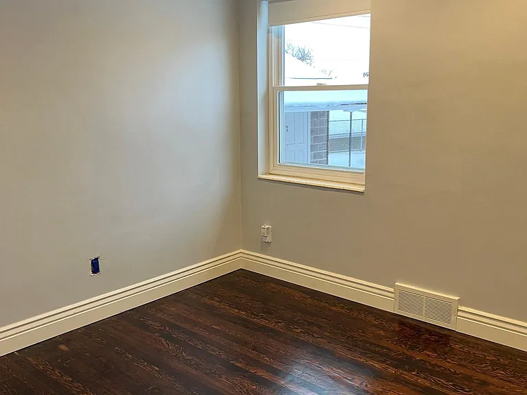 2505 E Commonwealth Ave — Photo 8