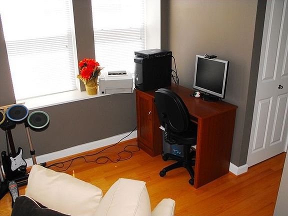5th image of 5360 Pershing Ave APT 1C