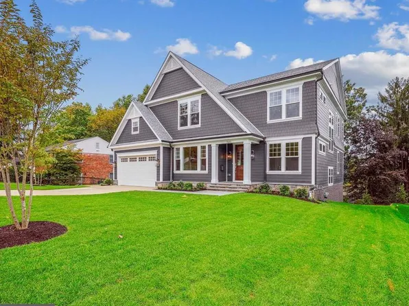 7600 Massena Rd, Bethesda, MD 20817