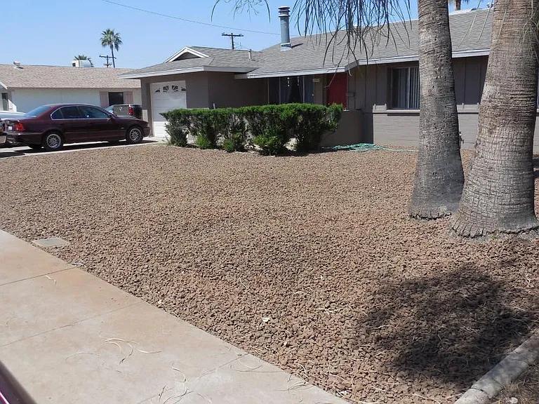 1206 E Manhatton Dr — Photo 3