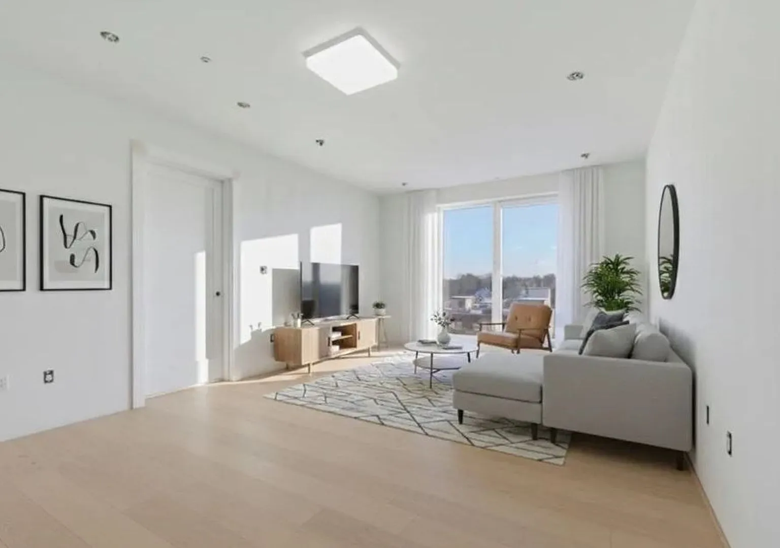 Charming 3 Bedroom- No Broker Fee — Photo 1