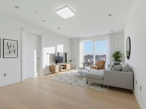 1019 Commonwealth Ave #302, Allston, MA 02134