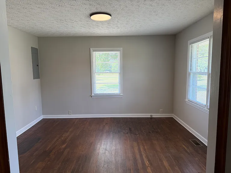 2099 Pleasant Valley Rd — Photo 6