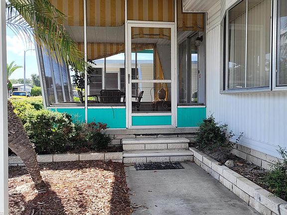 2nd image of 101 Pindo Palm St E