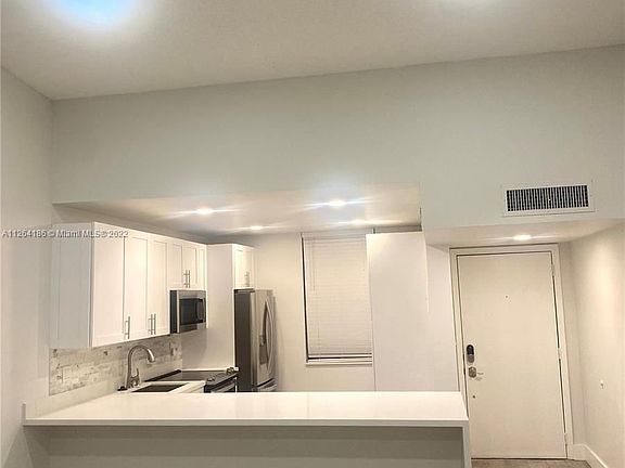 2nd image of 40 NW 76th Ave APT 205-1