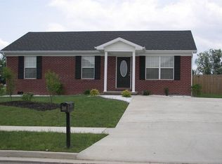 318 Village Dr, Berea, KY 40403