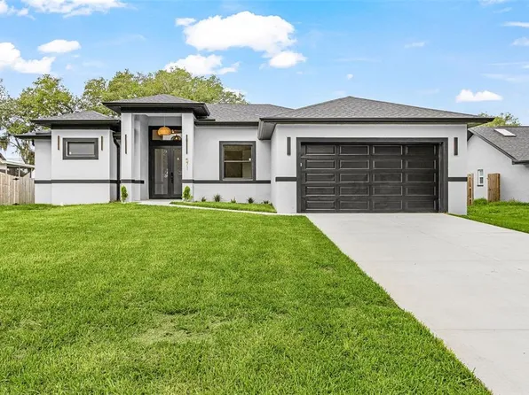 571 Presque Isle Dr, Port Charlotte, FL 33954