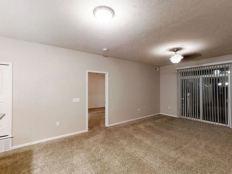 Lynbrook Apartments and Townhomes — Photo 31