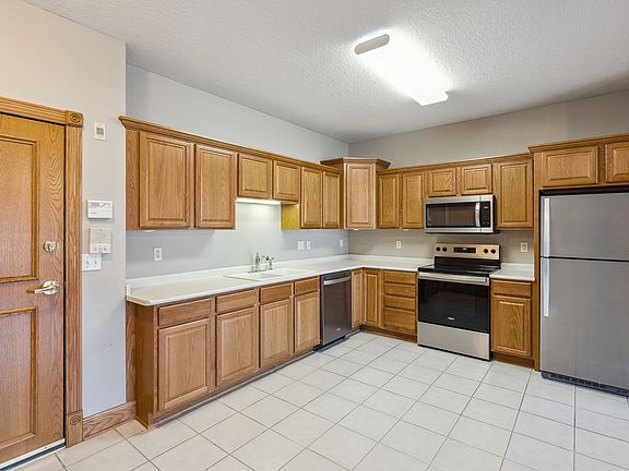 5th image of 1345 SE Florence Dr APT 404