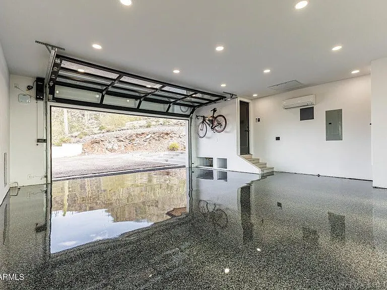6111 E Victoria Dr — Photo 31