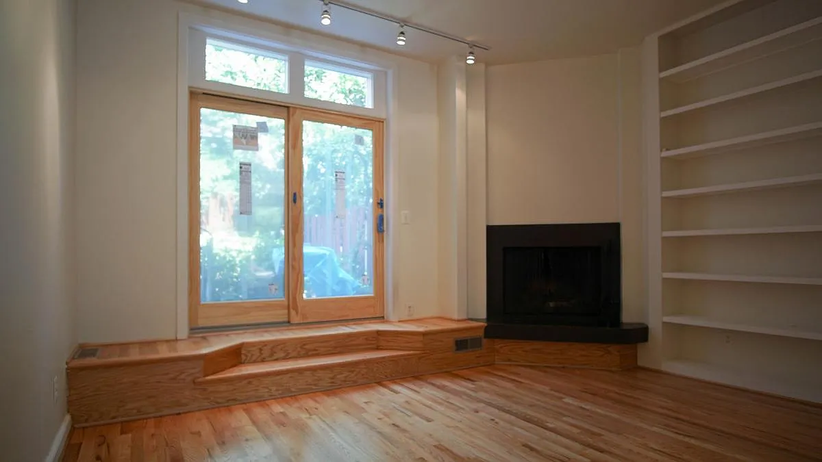 2 bed, 2.5 bath, 1200 sqft, $4,100 — Photo 2