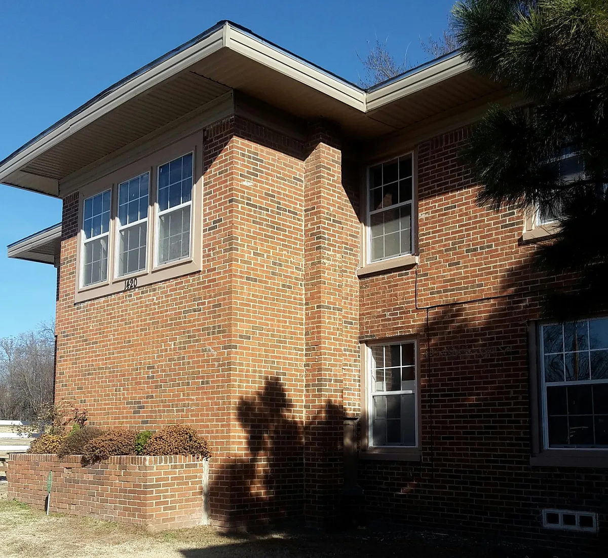 Building Photo - 1408 NE 9th St #3