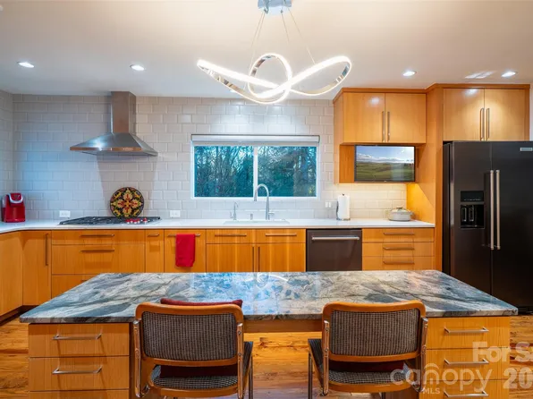 1330 Cedar Ln, Charlotte, NC 28226