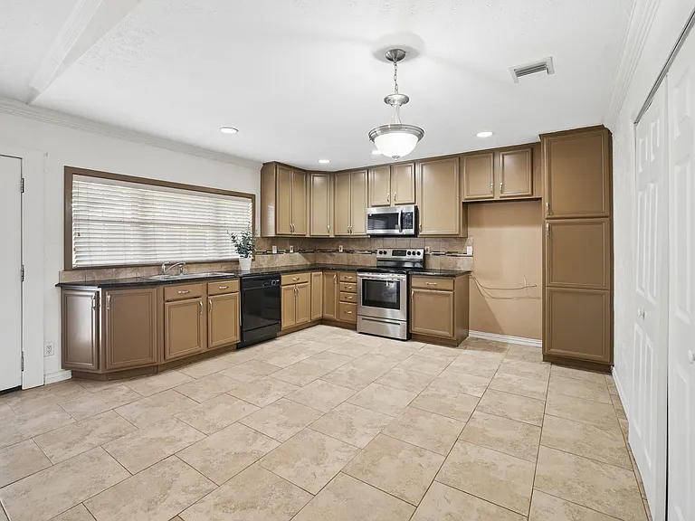 5161 Bartlett Dr — Photo 13