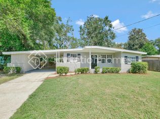 7917 Chateau Dr S, Jacksonville, FL 32221