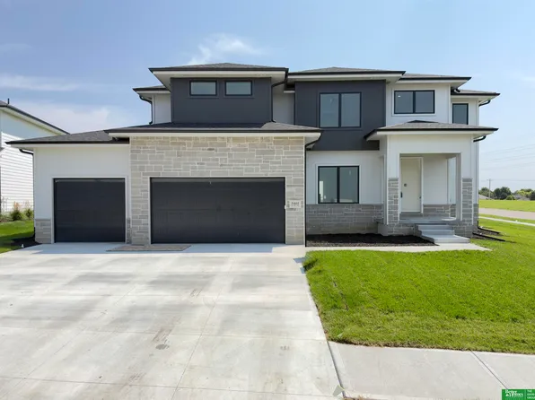 5401 196th Ave, Elkhorn, NE 68022