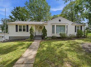 41 8th St NE, Barberton, OH 44203
