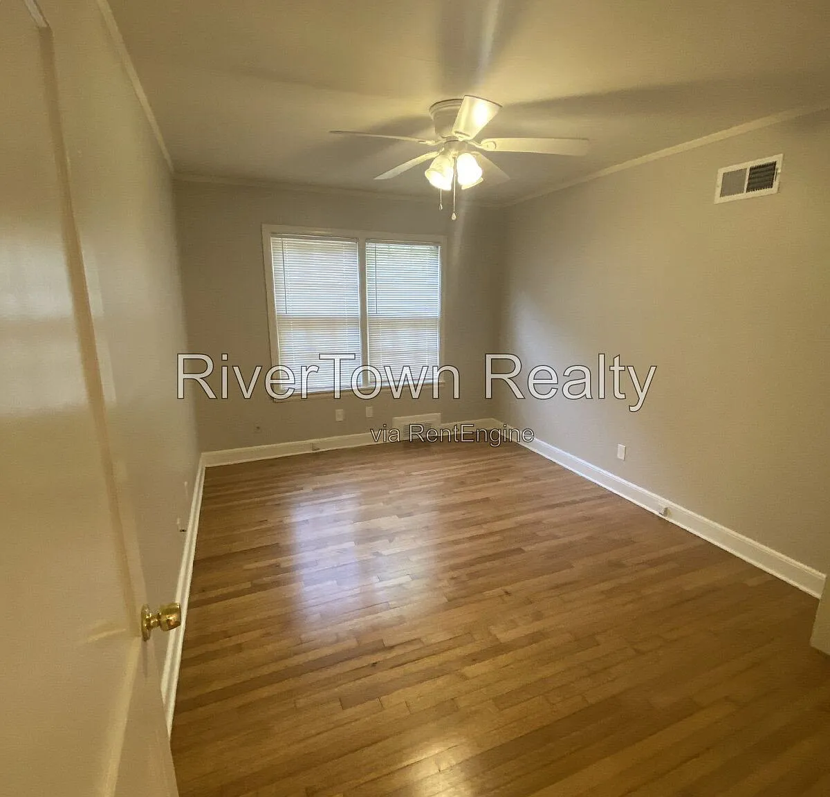 3 bed, 2.0 bath, 2000 sqft, $1,595 — Photo 4