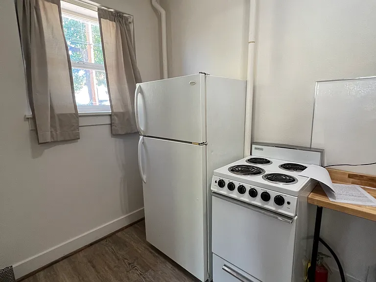 910 Greenwood Ave #5 — Photo 3