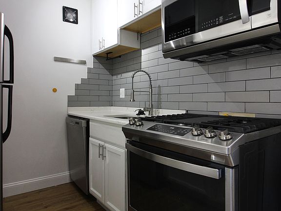 5th image of 1931 N Cleveland St APT 302