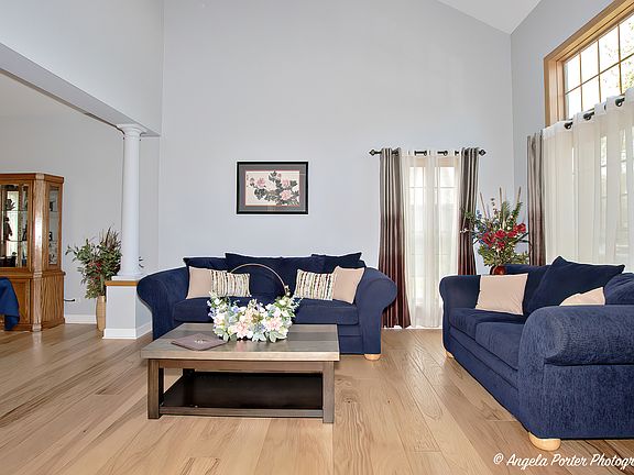 5th image of 938 Heather Glen Ct