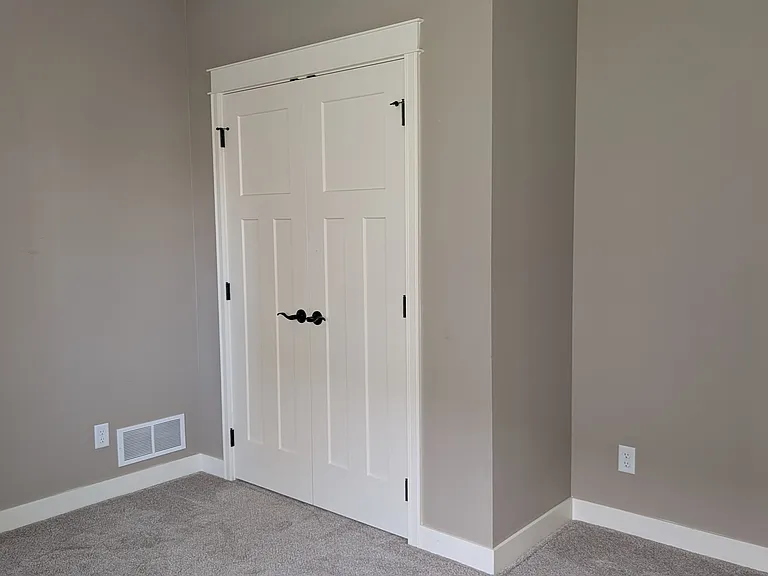 790 NE Elk Run Dr — Photo 17