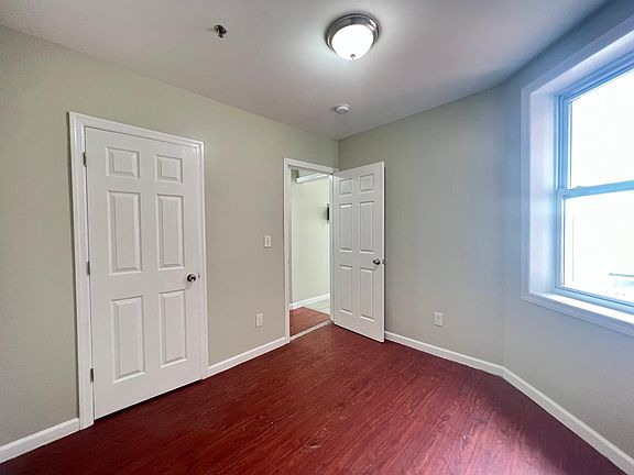 5th image of 96 Eaton Pl #2B