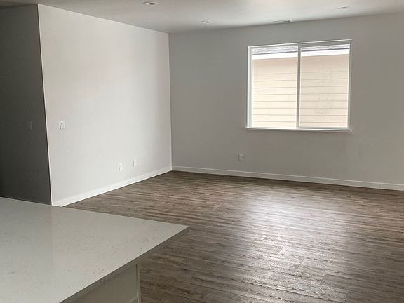 5th image of 4058 Quinn Dr NE
