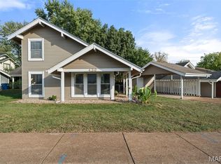 436 Far Hill Dr, Ballwin, MO