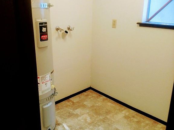 5th image of 4158 Kimberly Way APT C